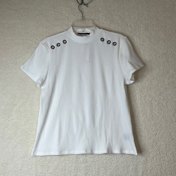 NWT Soncy Womens White Short Sleeve Top with Shoulder Grommets SIZE 0X PLUS SIZE - Picture 1 of 9